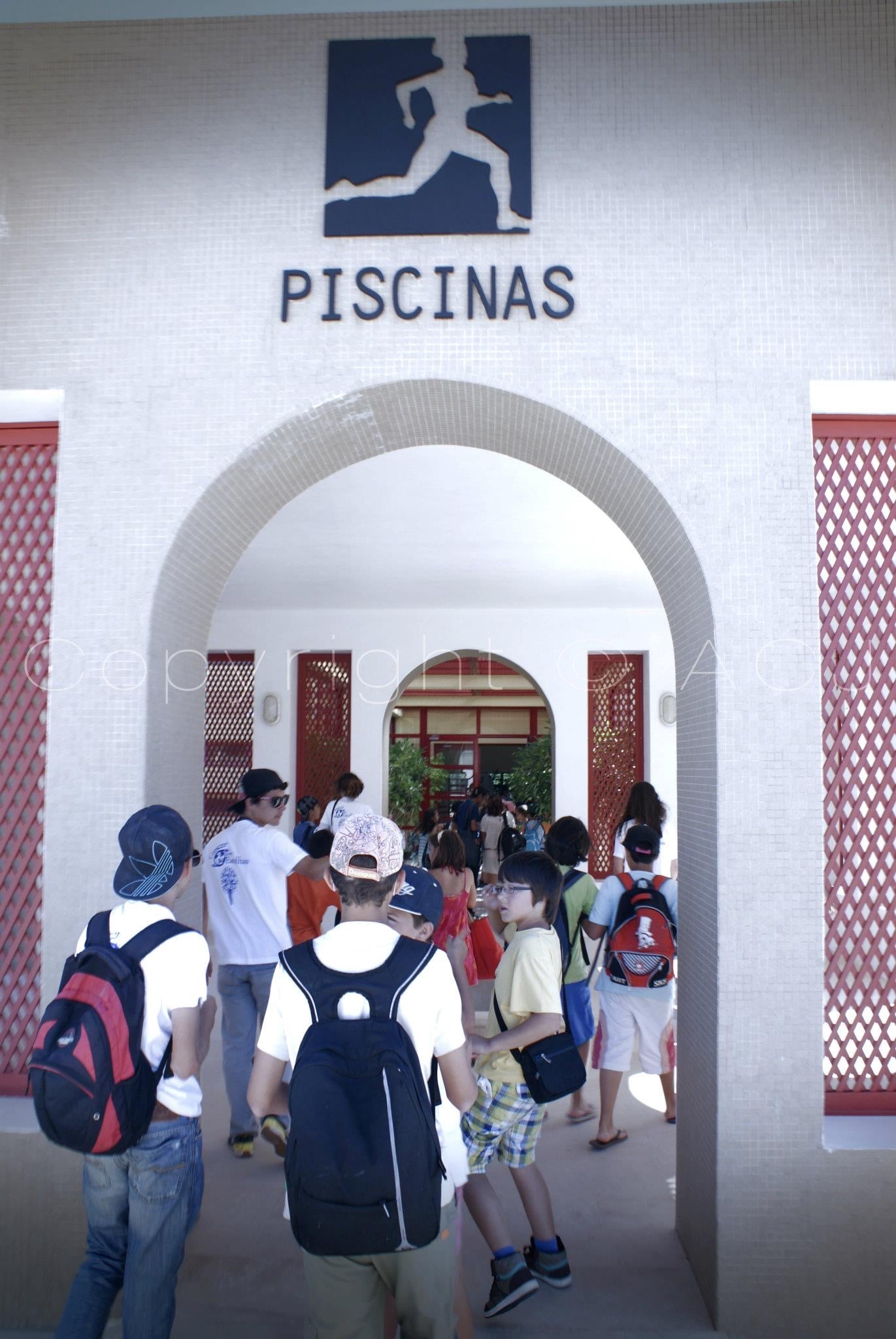 621354_206683742792782_984929623_o